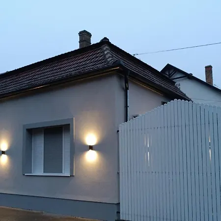 Cent-Room Apartman Ada Exterior photo